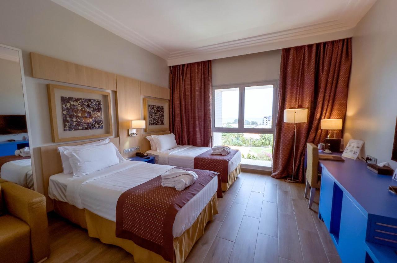Отель Golden Tulip Le Diplomate Котону Экстерьер фото