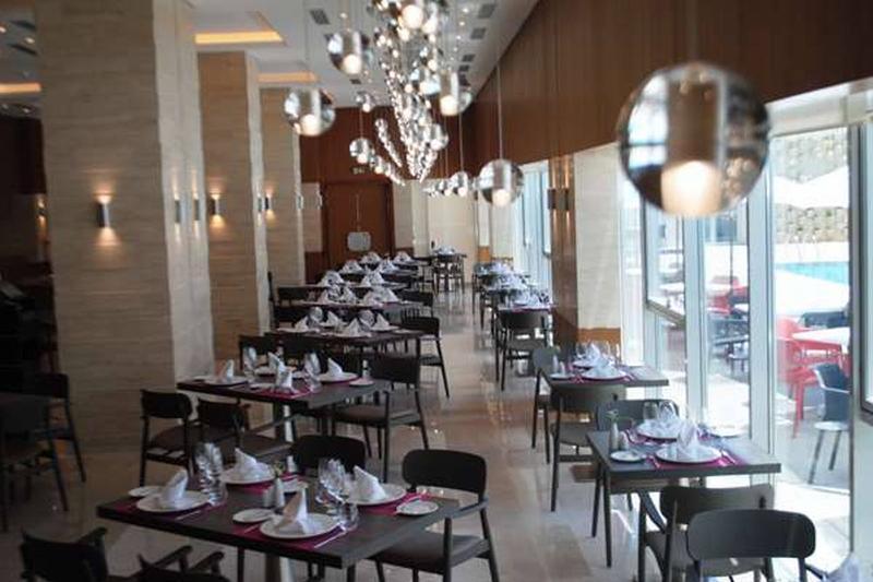 Отель Golden Tulip Le Diplomate Котону Экстерьер фото