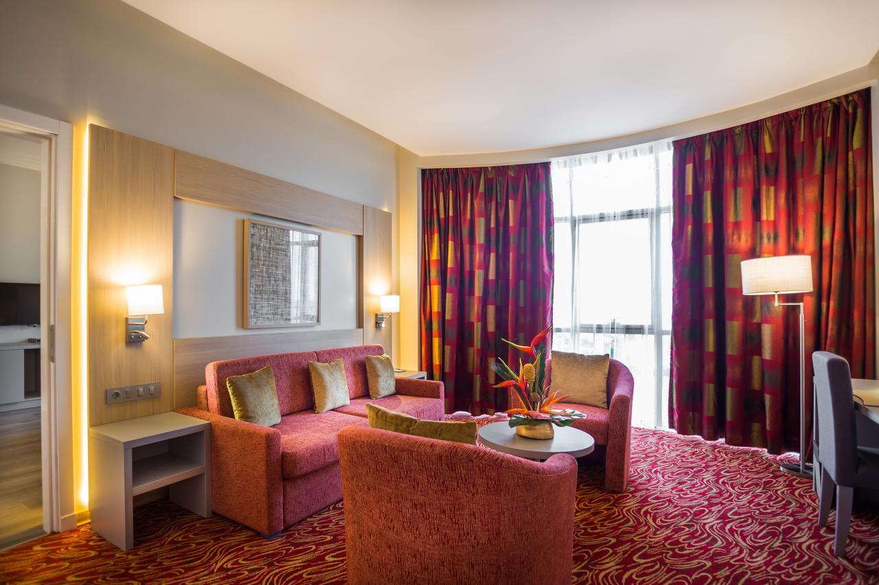 Отель Golden Tulip Le Diplomate Котону Экстерьер фото