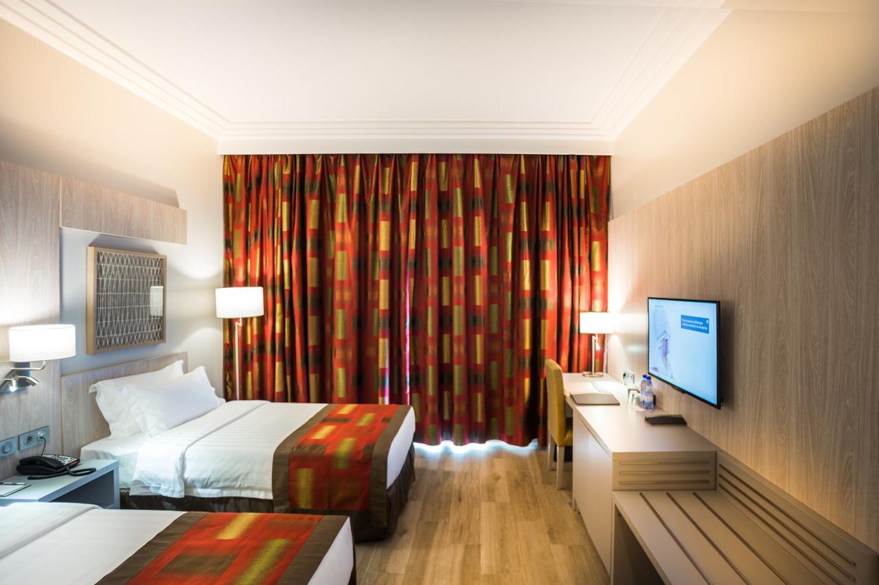 Отель Golden Tulip Le Diplomate Котону Экстерьер фото