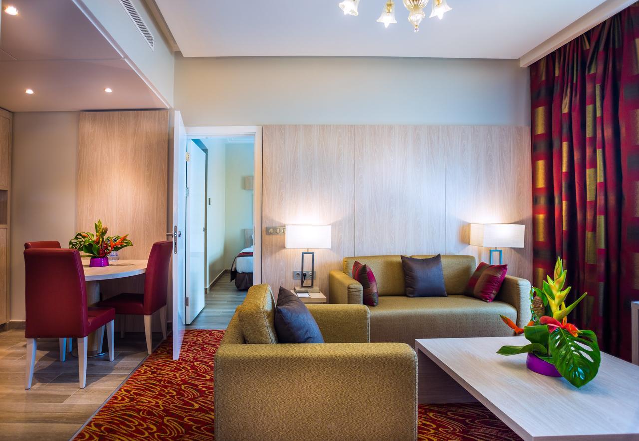 Отель Golden Tulip Le Diplomate Котону Экстерьер фото