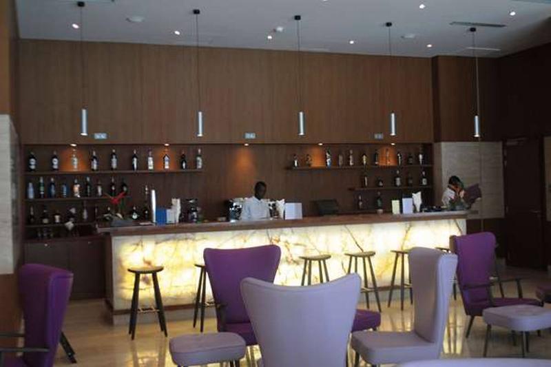 Отель Golden Tulip Le Diplomate Котону Экстерьер фото